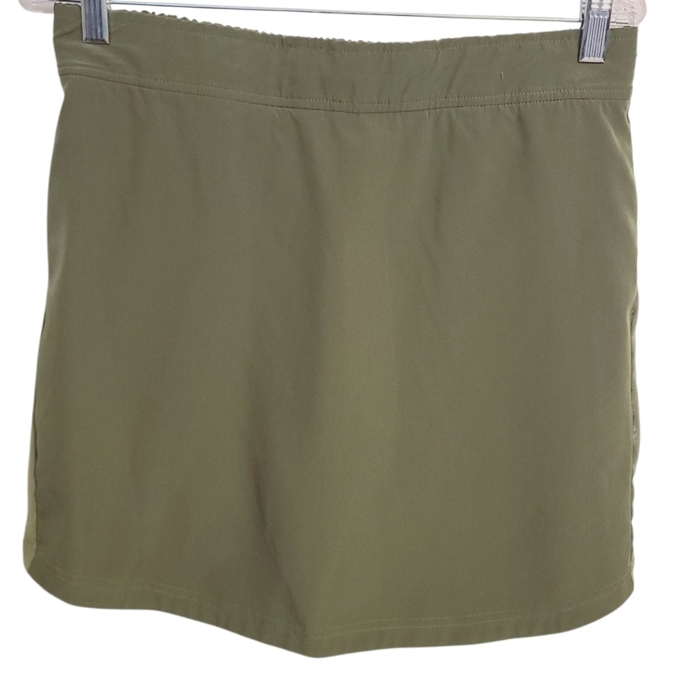 Eddie Bauer | Women's Green Athleisure or Workout Golf Skorts (Size Small)